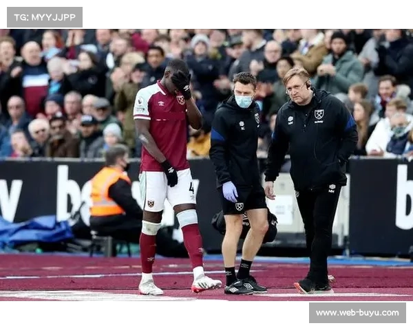 药厂官方:塔普索巴大腿肌肉存在结构性损伤,预计伤缺2至3周 药厂官方:塔普索巴大腿肌肉存在结构性损伤,预计伤缺2至3周