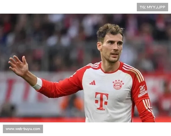 格雷茨卡铲射破门，拜仁8-1狼堡画上句号