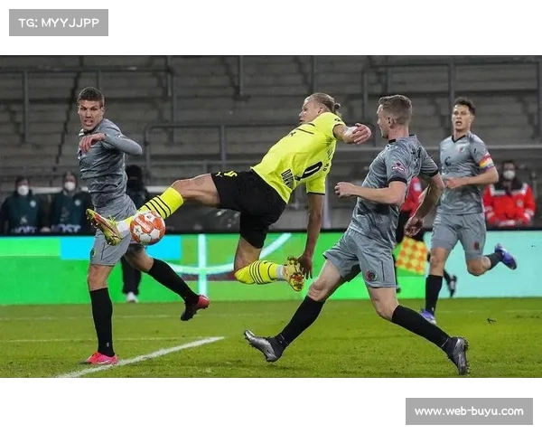 汉堡对阵柏林联合,保级关键战役激烈进行 汉堡对阵柏林联合,保级关键战役激烈进行